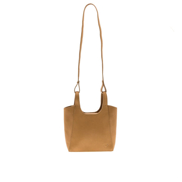 Clutch Gardunha em couro e tecido de upcycling. Sem fechos e sem metais. Cor nude