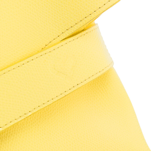 Clutch Alcar do Algarve Yellow em couro e tecidos no interior de upcycling